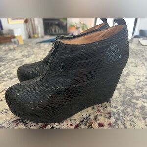Jeffrey Campbell booties 7.5. EUC. black snake skin wedge heel with zip closure.
